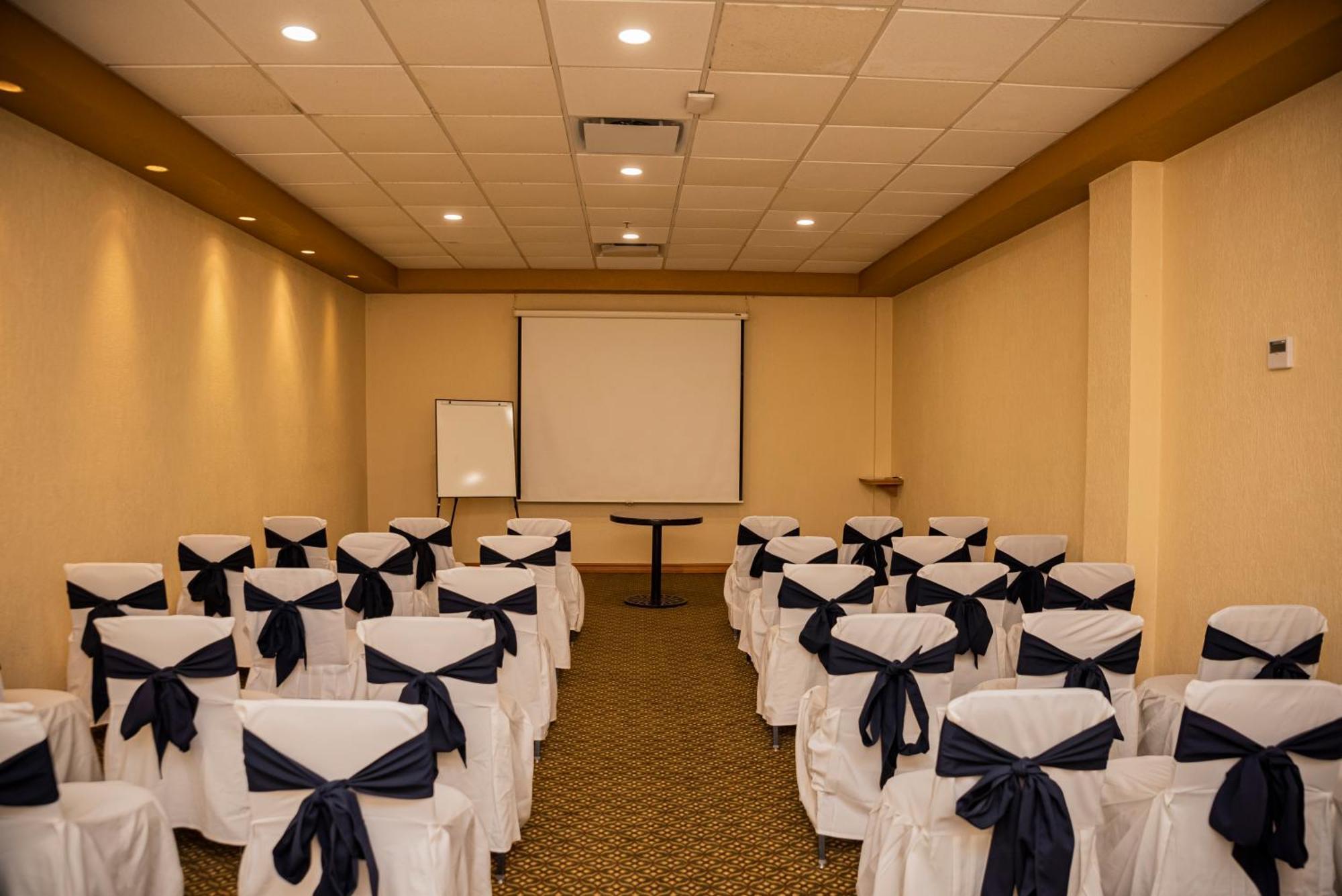 Holiday Inn La Piedad By Ihg Zewnętrze zdjęcie